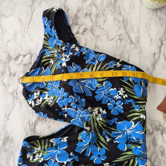 Michael Kors Floral One Piece Swimsuit Cut Out One Shoulder size 8 - Picture 6 of 9